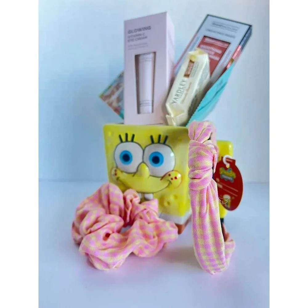 SpongeBob Gift Mug Set W/ Skincare Cream Face Mask Vitamin C Wipes & Pink Scrunc